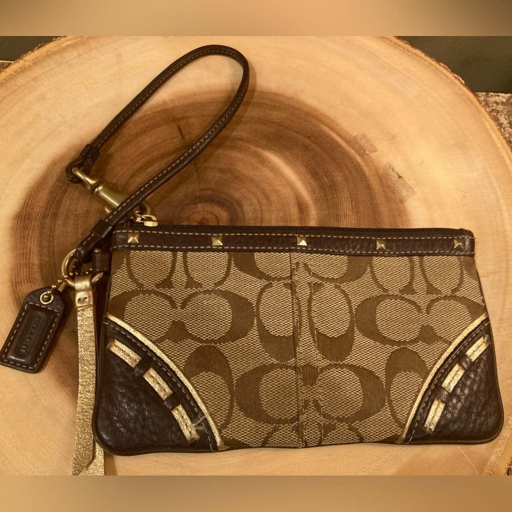 ￼Coach Metallic Gold & Studded Brown ￼leather ￼Signature Wristlet Wallet￼‎ Rare